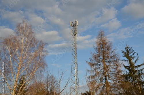 technologia sieci 5 G , śmierć sieci 5 G , wieża sieci 5 G , antena sieci 5 G , comunication 5 G , 5 G , 4G , 5G , zdrowie ,koronawirus 5 G , coronawirus 5 G , koronawirus sieci 5 G ,