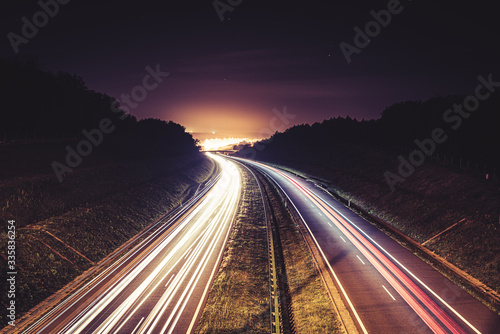 autostrada nocą