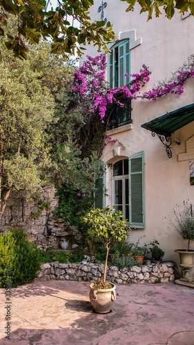 Außenfassade eines Hauses in der Provence - Grasse, Frankreich