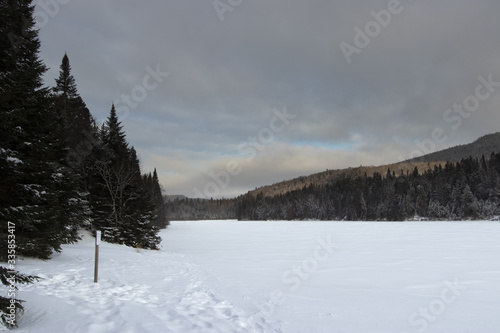 Le lac gelé