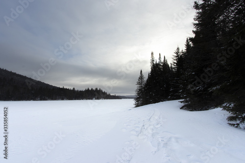 Le lac gelé