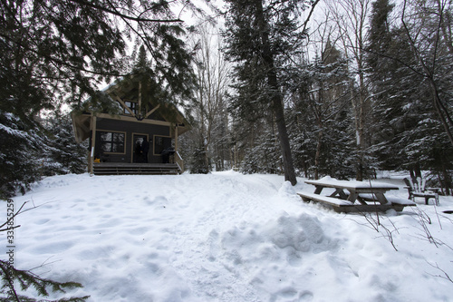 Un chalet dans la neige