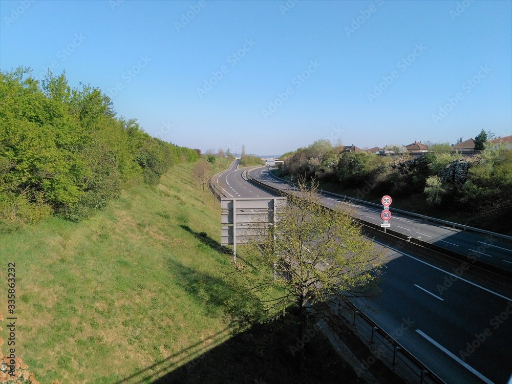 Voie express au sud de Lyon ou D301 appelée Boulevard Urbain Sud - Département du Rhône - France Voie express au sud de Lyon ou D301 appelée Boulevard Urbain Sud - Département du Rhône - France