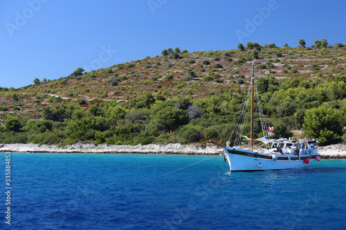  Landscapes of Croatia's islands and beaches © moniadk