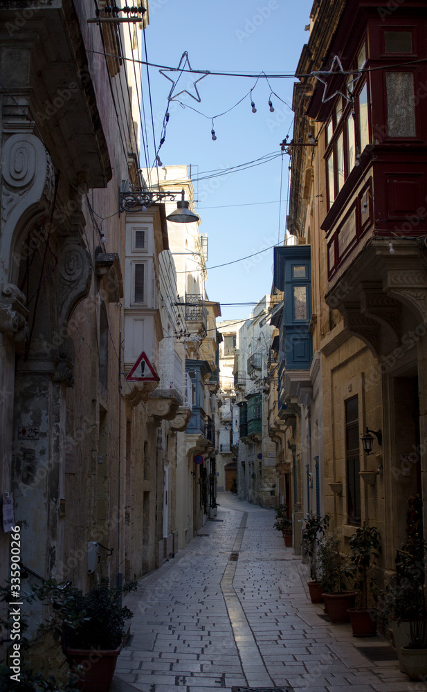 walking to discover Valletta