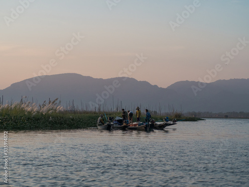 Obraz na plátně Inle lake in Myanmar (Birma), fishermen in boats