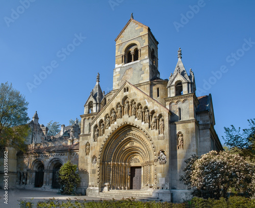 Yak Chapel in Budapest. In the facade of the church are carved statues of Jesus Christ and 12 apostles. The castle is a complex of Romanesque, Gothic, Renaissance and Baroque buildings.