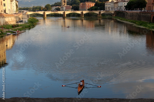riflessi sul lungo Arno di Firenze