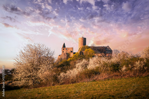 Burg Gleiberg im Sonnenuntergang 