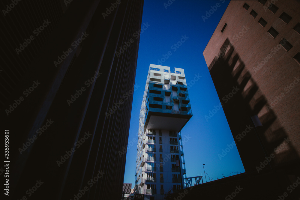 Naklejka premium modern office building