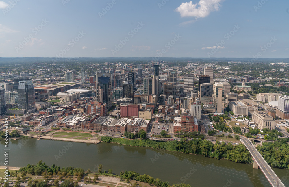 Fototapeta premium View of the Nashville over the river