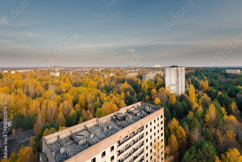 Schilderij op canvas Aerial view from the top of an abandoned apartment skyscraper in Pripyat, Cherno