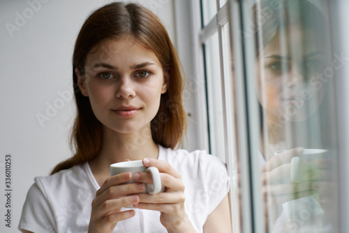 woman drinking coffee