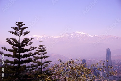 Blick auf Santiago de Chile mit Andenpanorama photo