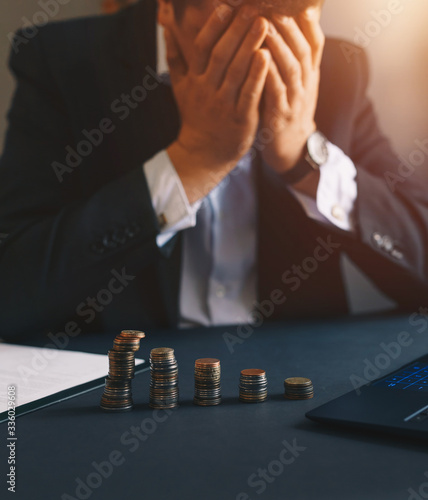 Schilderij op canvas Depressed businessman lost his business