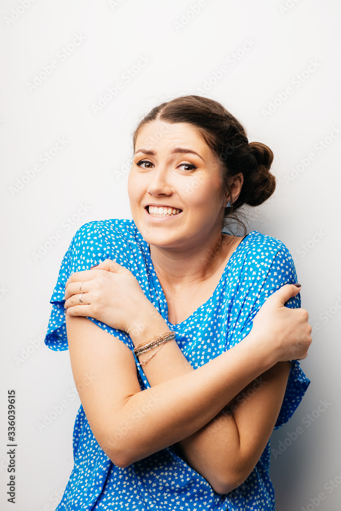 Fotografie girl, shivering from the cold