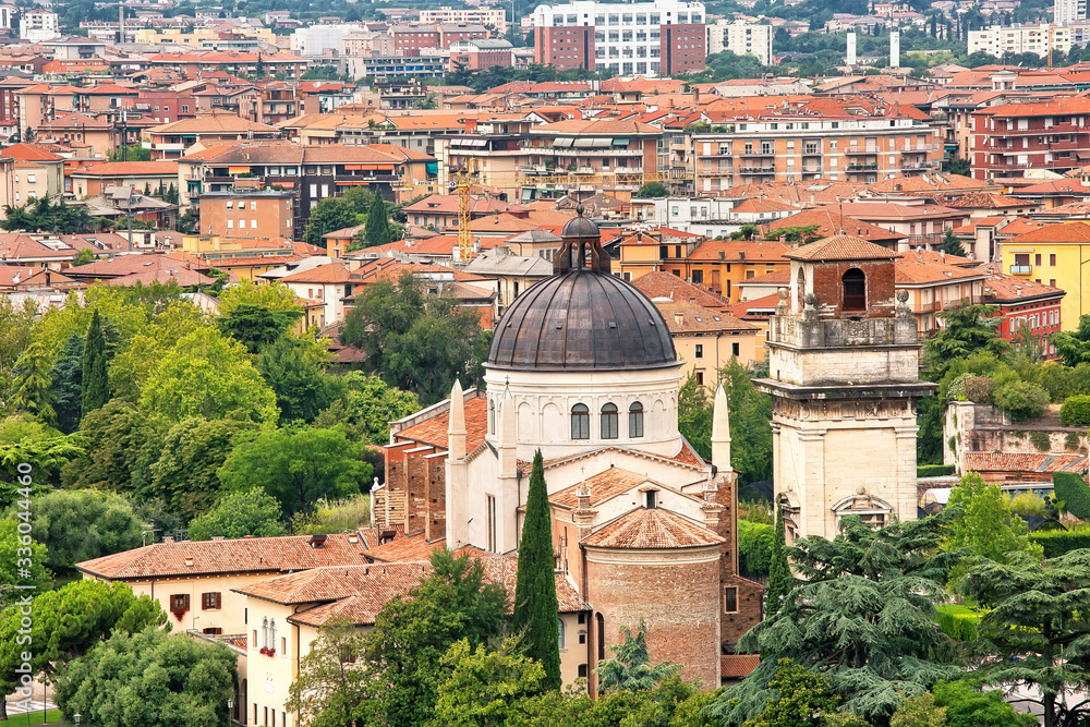 Obraz premium Rooftops of Verona, urban outdoor background