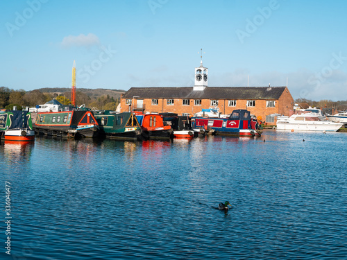 Foto Narrow boats in the harbour