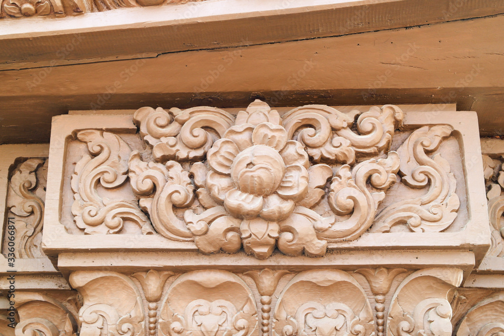 Wooden sculptures made without a single nail Wooden sculptures made without a single nail