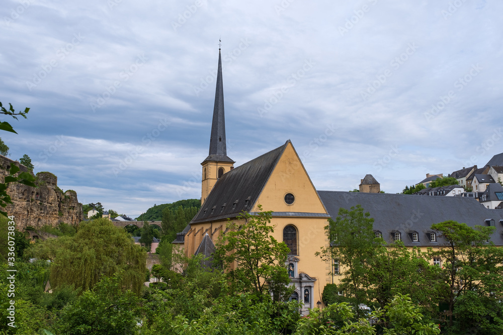 Die Unterstadt von Luxemburg-Stadt mit der Abtei Neumünster Die Unterstadt von Luxemburg-Stadt mit der Abtei Neumünster