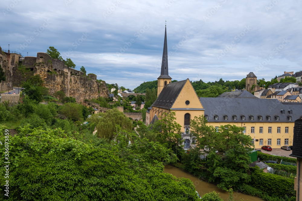 Die Unterstadt von Luxemburg-Stadt mit der Abtei Neumünster