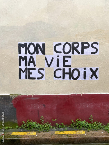 Canvastavla Protest poster for the right of abortion stuck on a wall in Bordeaux, France