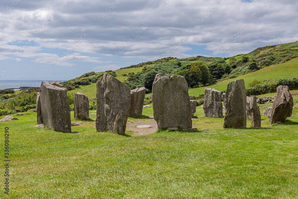 Drombeg Steinkreis im Sommer - County Cork, Irland