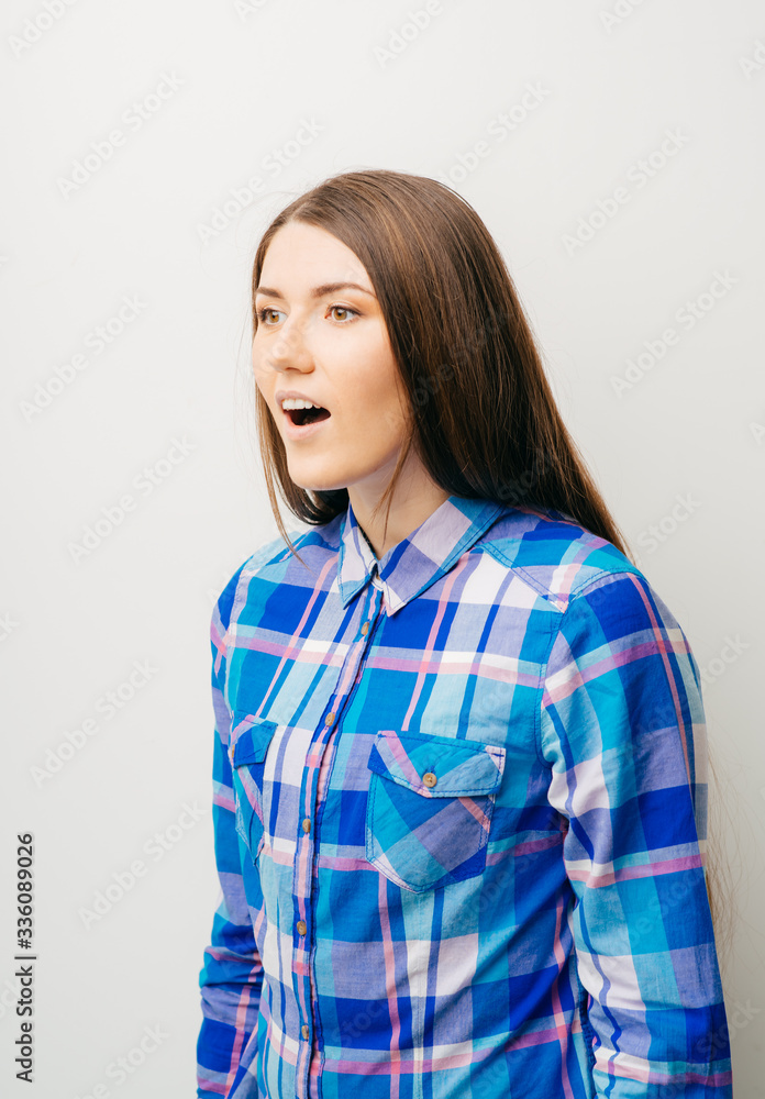 young women surprised young women surprised