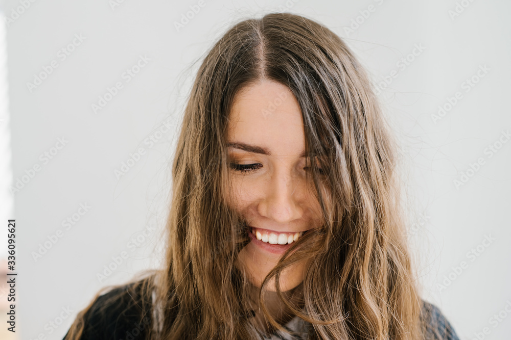beautiful brunette girl smiling