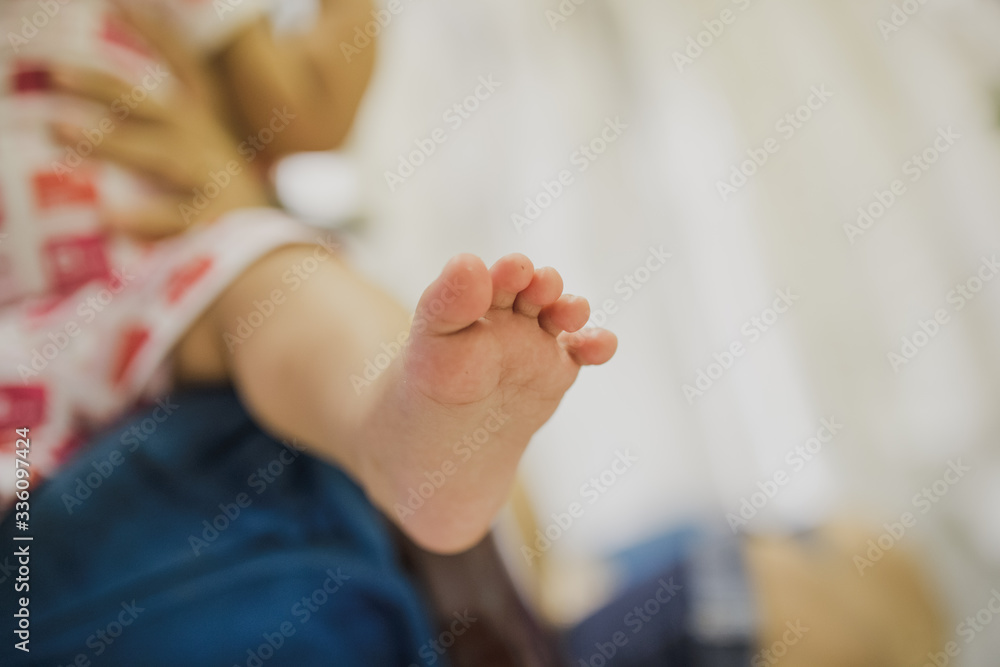 Fototapeta premium baby foot, close up