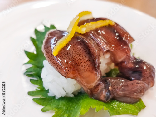 ホタルイカのお寿司