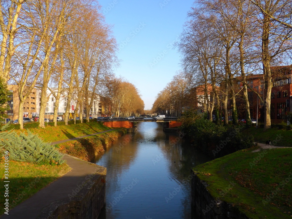 Canal du Midi, Toulouse, Occitanie Canal du Midi, Toulouse, Occitanie