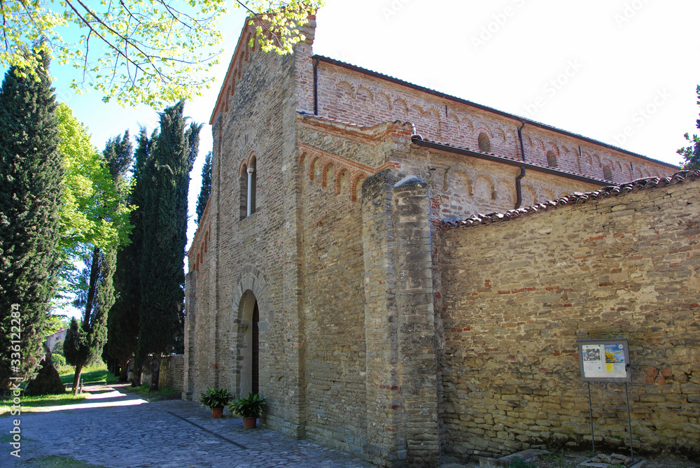 L'Abbazia di Valsenio a Casola Valsenio, provincia di Ravenna. L'Abbazia di Valsenio a Casola Valsenio, provincia di Ravenna.