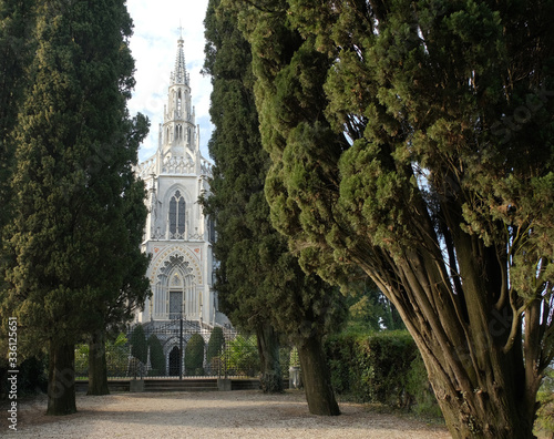 Wallpaper Mural Mausoleo dei Visconti di Modrone di Cassago Brianza, in provincia di Lecco Torontodigital.ca