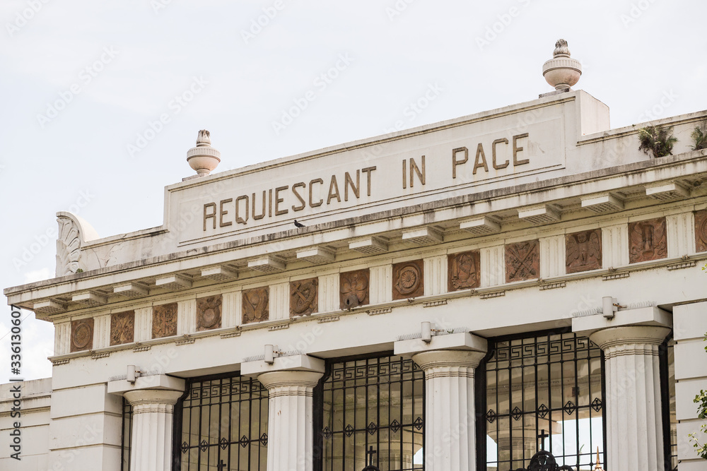 Fototapeta premium Puerta de Cementerio de la Recoleta, Buenos Aires