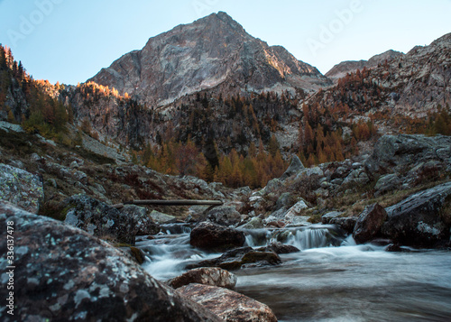 autumn trekking to the lakes of Malinvern