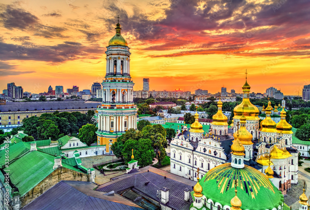 Obraz premium Dormition Cathedral and the Bell Tower of Pechersk Lavra in Kiev. UNESCO world heritage in Ukraine
