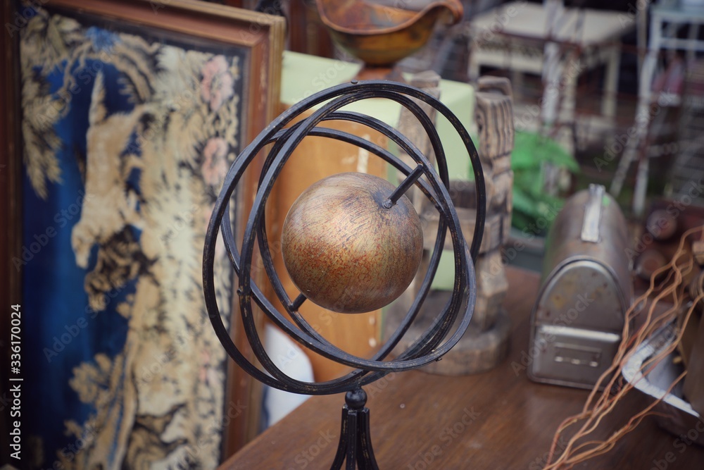 Metal sculpture for sale in flea market Metal sculpture for sale in flea market