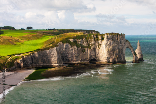 Normanische Steilküste bei Etretat mit Falaise d'Aval und Aiguille