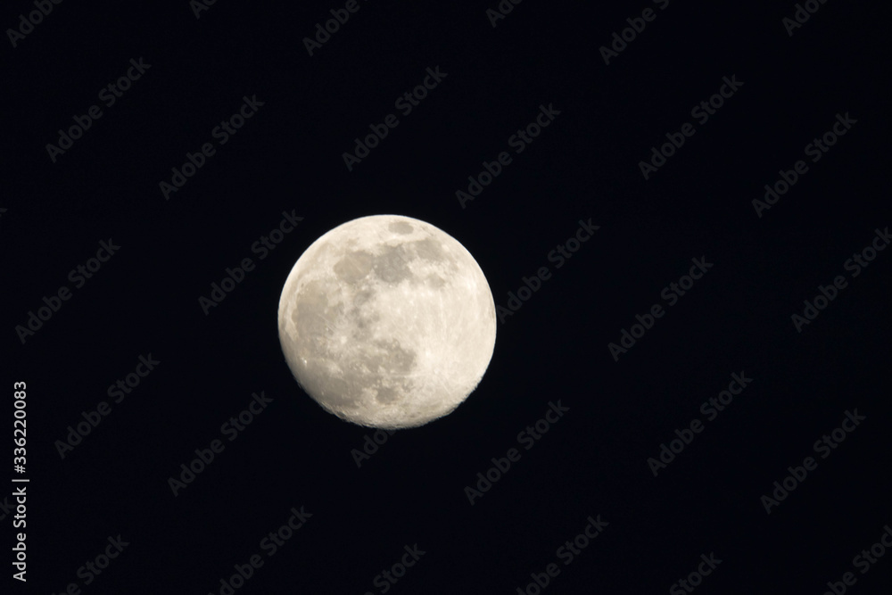 Obraz premium Vollmond deutlich unterschiedlich beleuchtete Felder erkennbar