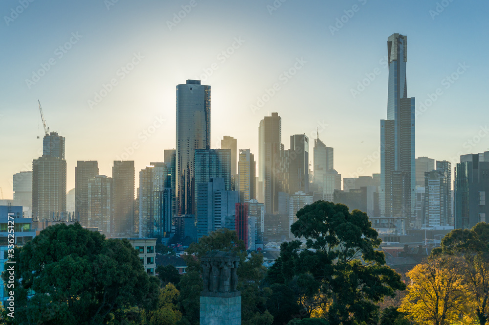 Obraz premium Melbourne Southbank cityscape with modern buildings at sunset
