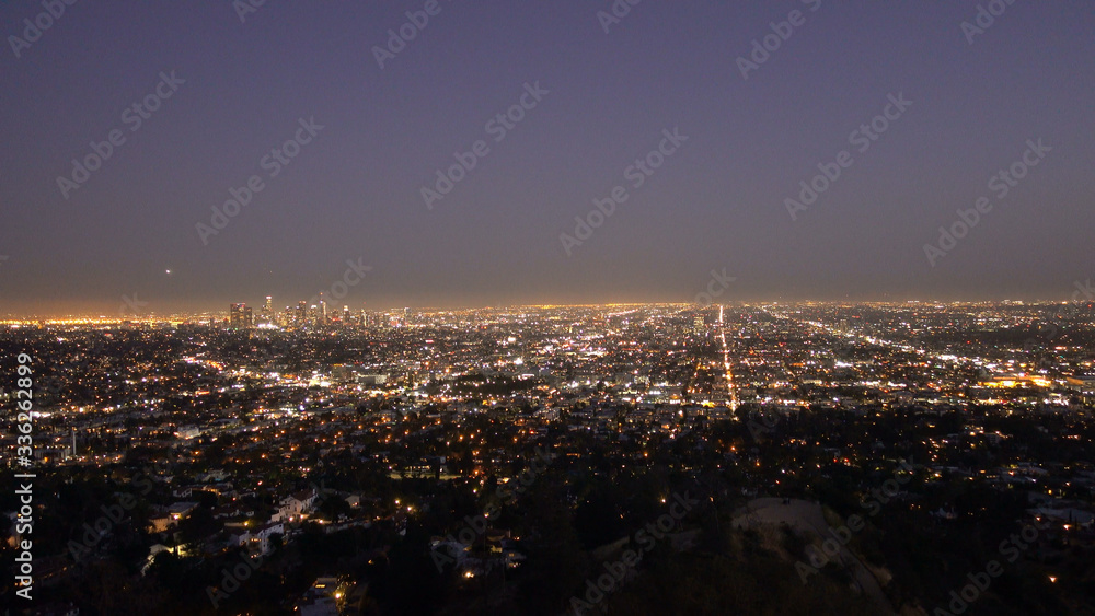 Naklejka premium Ameazing aerial view over the city of Los Angeles by night