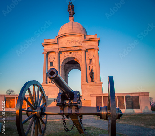 Foto Cannon and war memorial in Gettysburg