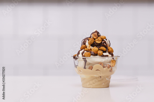 soft serve sundae