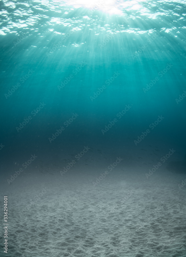 Clear water and light rays