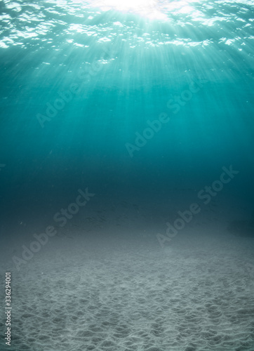 Clear water and light rays © Drew