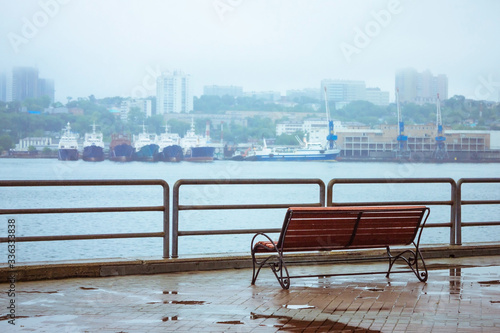 Port, sea, bench.
