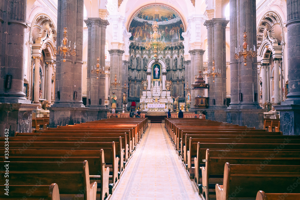 Fototapeta premium Interiors of the Puebla cathedral, Mexico.