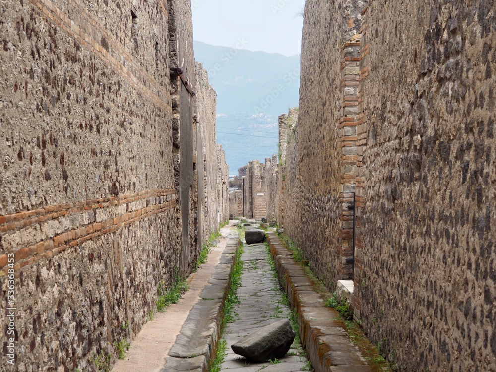 Alley in the ruins of Pompeji, Italy