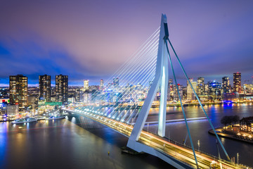 Fototapete Rotterdam Moderne Skyline Rotterdams am Hafen  © SeanPavonePhoto